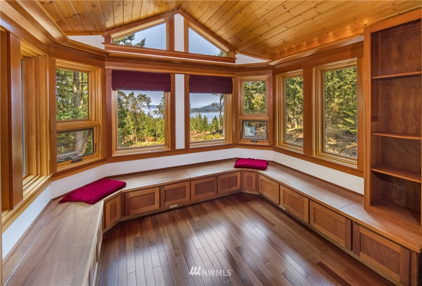 529 Kasnyku, Friday Harbor, Washington 98250, 3 Bedrooms Bedrooms, ,1 BathroomBathrooms,Residential,For Sale,Channel View Estates,Kasnyku,NWM1820072