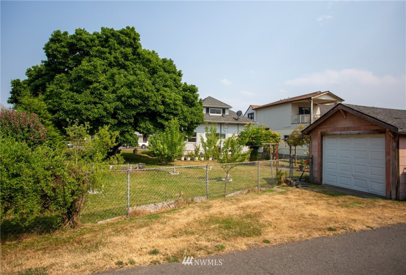 515 Morris, Renton, Washington 98059, ,Land,For Sale,Morris,NWM1821204