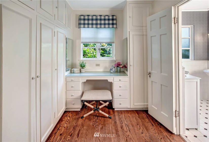 1214 Parkside, Seattle, Washington 98112, 3 Bedrooms Bedrooms, ,2 BathroomsBathrooms,Residential,For Sale,Broadmoor Unrec,Parkside,NWM1821545