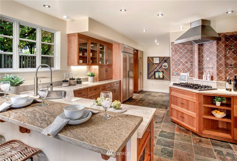 1214 Parkside, Seattle, Washington 98112, 3 Bedrooms Bedrooms, ,2 BathroomsBathrooms,Residential,For Sale,Broadmoor Unrec,Parkside,NWM1821545