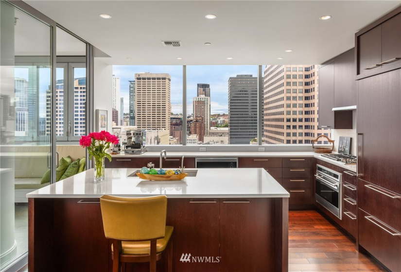 1521 2nd, Seattle, Washington 98101, 2 Bedrooms Bedrooms, ,1 BathroomBathrooms,Residential,For Sale,Fifteen Twenty-One Second Avenue,2nd,NWM1818759