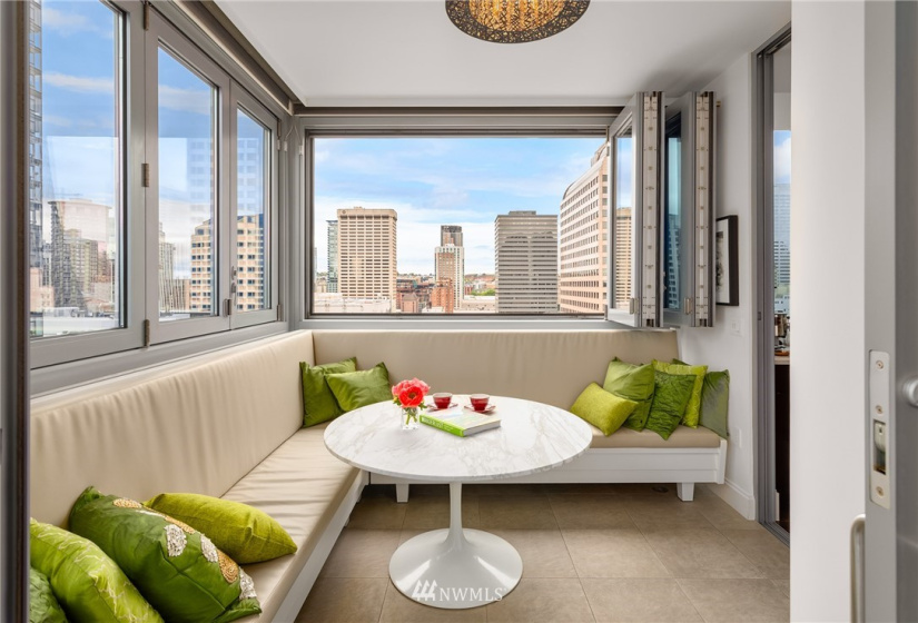 1521 2nd, Seattle, Washington 98101, 2 Bedrooms Bedrooms, ,1 BathroomBathrooms,Residential,For Sale,Fifteen Twenty-One Second Avenue,2nd,NWM1818759