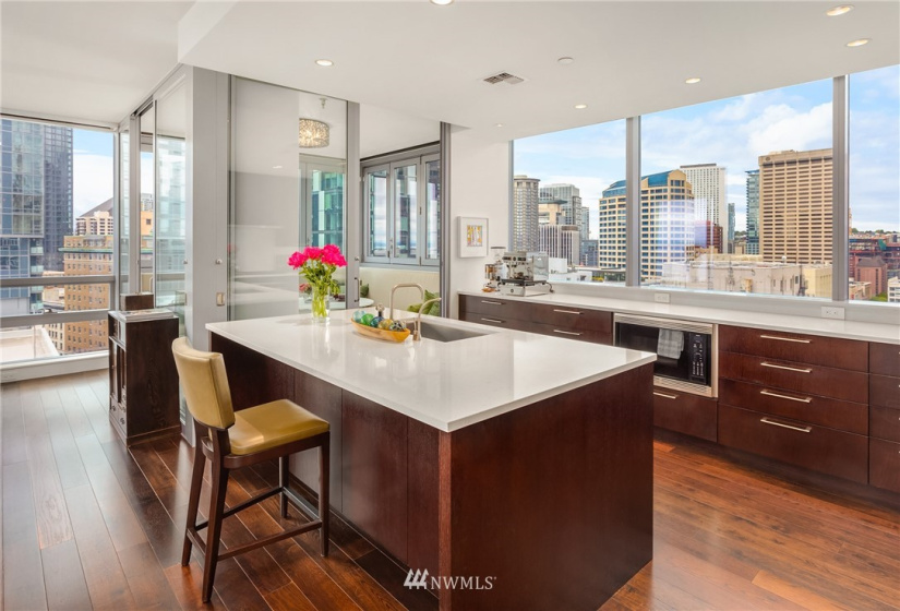 1521 2nd, Seattle, Washington 98101, 2 Bedrooms Bedrooms, ,1 BathroomBathrooms,Residential,For Sale,Fifteen Twenty-One Second Avenue,2nd,NWM1818759