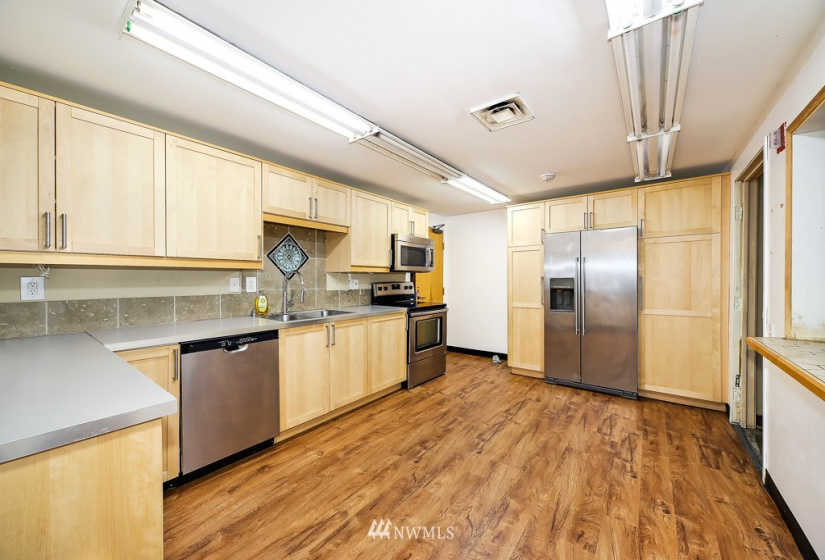 1601 19th, Seattle, Washington 98122, ,Commercial Sale,For Sale,19th,NWM1821901