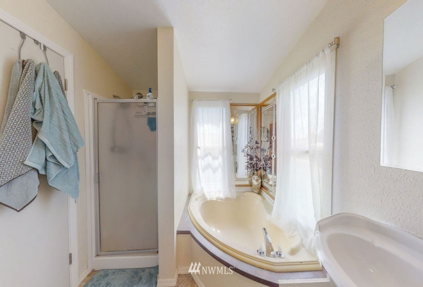 900 Grape, Moses Lake, Washington 98837, 3 Bedrooms Bedrooms, ,2 BathroomsBathrooms,Manufactured In Park,For Sale,Grape,NWM1821709