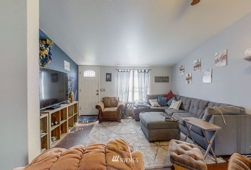 900 Grape, Moses Lake, Washington 98837, 3 Bedrooms Bedrooms, ,2 BathroomsBathrooms,Manufactured In Park,For Sale,Grape,NWM1821709