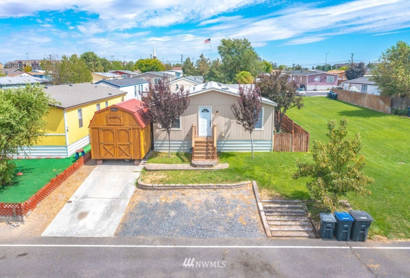 900 Grape, Moses Lake, Washington 98837, 3 Bedrooms Bedrooms, ,2 BathroomsBathrooms,Manufactured In Park,For Sale,Grape,NWM1821709