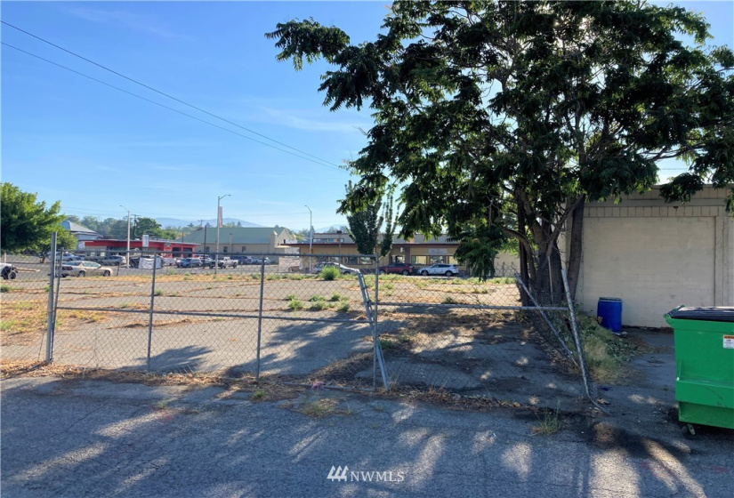 129 Main, Omak, Washington 98841, ,Commercial Sale,For Sale,Main,NWM1814557