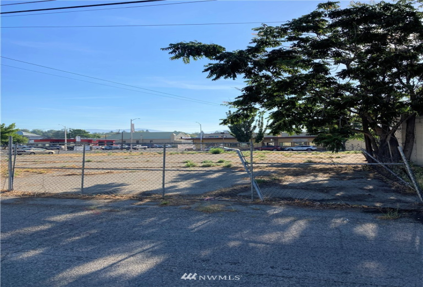 129 Main, Omak, Washington 98841, ,Commercial Sale,For Sale,Main,NWM1814557