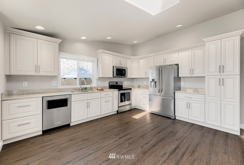 8202 74th, Marysville, Washington 98270, 5 Bedrooms Bedrooms, ,2 BathroomsBathrooms,Residential,For Sale,Brookwood Summit,74th,NWM1799565