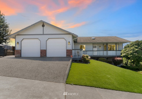 8202 74th, Marysville, Washington 98270, 5 Bedrooms Bedrooms, ,2 BathroomsBathrooms,Residential,For Sale,Brookwood Summit,74th,NWM1799565