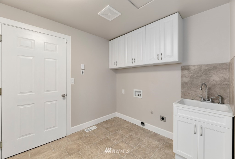 8202 74th, Marysville, Washington 98270, 5 Bedrooms Bedrooms, ,2 BathroomsBathrooms,Residential,For Sale,Brookwood Summit,74th,NWM1799565