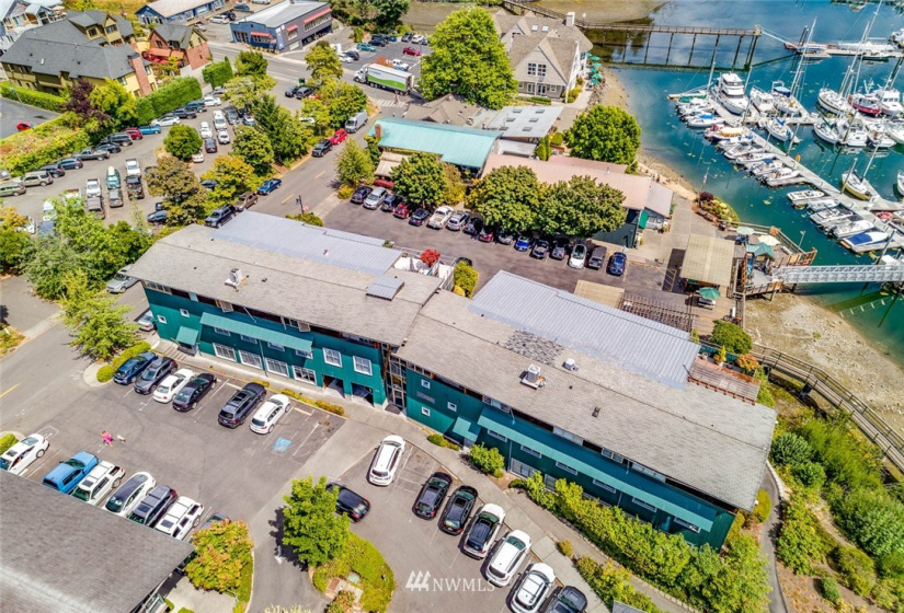 175 Parfitt, Bainbridge Island, Washington 98110, ,Commercial Sale,For Sale,Parfitt,NWM1823017