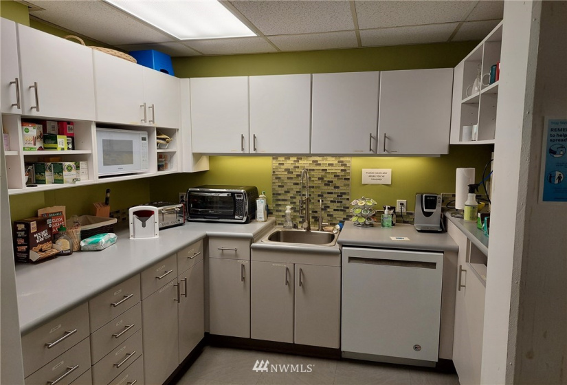 1605 Cornwall, Bellingham, Washington 98225, ,Commercial Sale,For Sale,Cornwall,NWM1823999