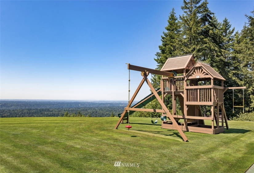 11435 206th, Issaquah, Washington 98027, 5 Bedrooms Bedrooms, ,3 BathroomsBathrooms,Residential,For Sale,Windsor Highlands,206th,NWM1823594