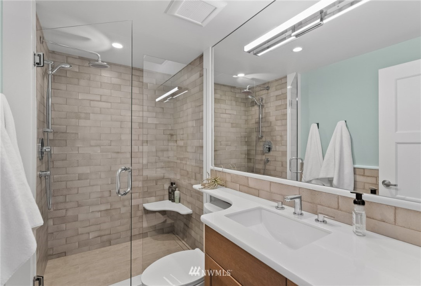 3404 Shorecliff, Tacoma, Washington 98422, 5 Bedrooms Bedrooms, ,2 BathroomsBathrooms,Residential,For Sale,Shorecliff,NWM1821693