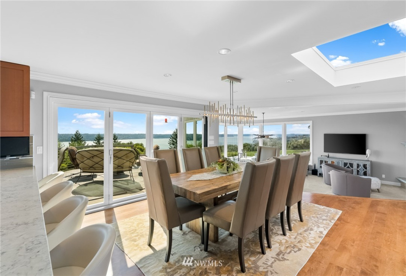 3404 Shorecliff, Tacoma, Washington 98422, 5 Bedrooms Bedrooms, ,2 BathroomsBathrooms,Residential,For Sale,Shorecliff,NWM1821693