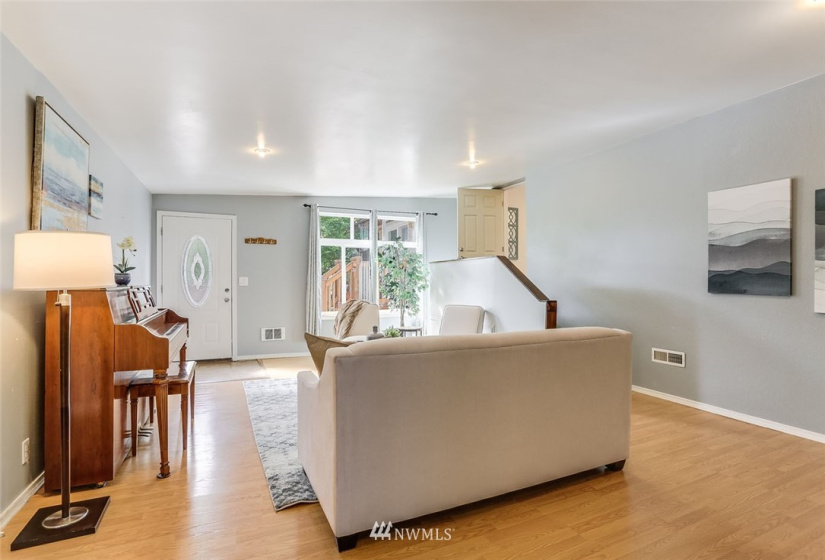 14203 201st, Kent, Washington 98042, 5 Bedrooms Bedrooms, ,2 BathroomsBathrooms,Residential,For Sale,Fowlers,201st,NWM1824575