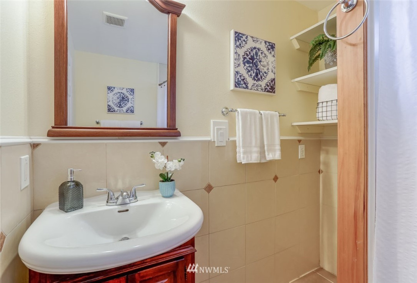 14203 201st, Kent, Washington 98042, 5 Bedrooms Bedrooms, ,2 BathroomsBathrooms,Residential,For Sale,Fowlers,201st,NWM1824575