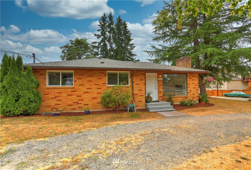 14203 201st, Kent, Washington 98042, 5 Bedrooms Bedrooms, ,2 BathroomsBathrooms,Residential,For Sale,Fowlers,201st,NWM1824575