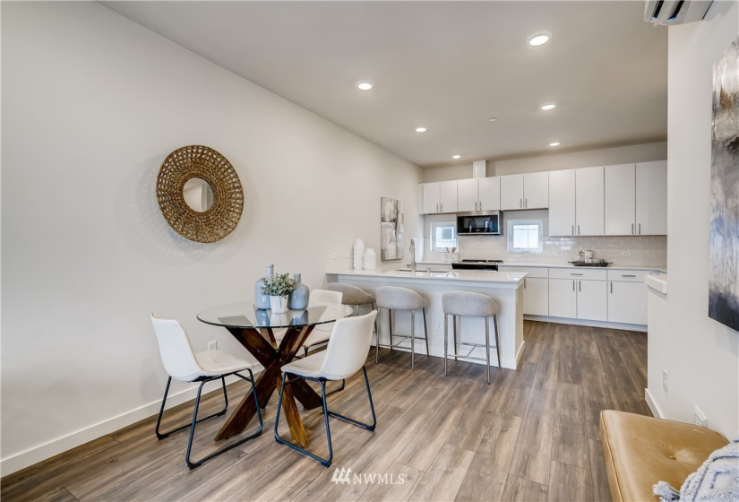 7142 C Beacon, Seattle, Washington 98108, 3 Bedrooms Bedrooms, ,1 BathroomBathrooms,Residential,For Sale,Helio,Beacon,NWM1824086