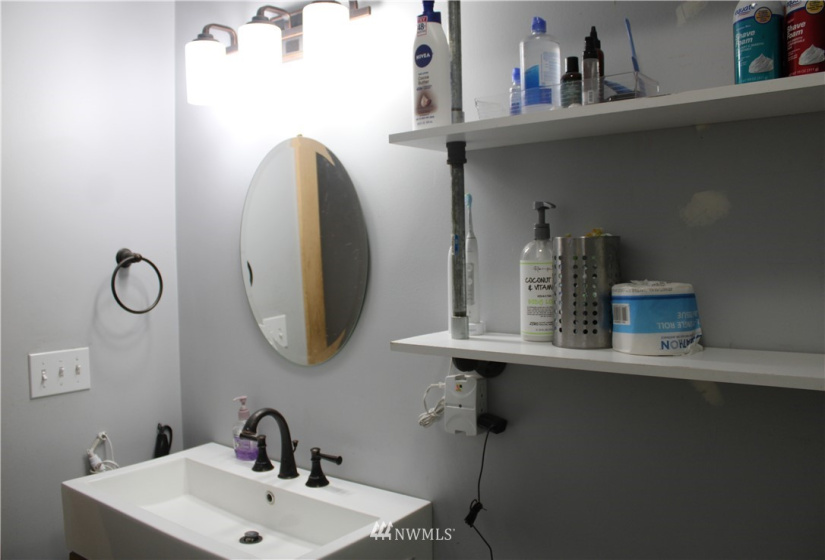 1803 Juniper, Oroville, Washington 98844, 5 Bedrooms Bedrooms, ,3 BathroomsBathrooms,Residential,For Sale,Juniper,NWM1824914