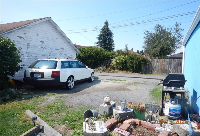 2122 Walnut, Everett, Washington 98201, ,Residential Income,For Sale,Walnut,NWM1825081