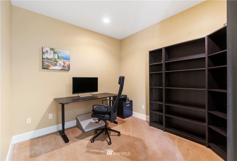 10047 Main, Bellevue, Washington 98004, 2 Bedrooms Bedrooms, ,2 BathroomsBathrooms,Residential,For Sale,Astoria By The Bay,Main,NWM1821984