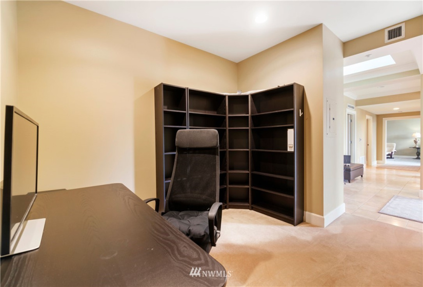 10047 Main, Bellevue, Washington 98004, 2 Bedrooms Bedrooms, ,2 BathroomsBathrooms,Residential,For Sale,Astoria By The Bay,Main,NWM1821984