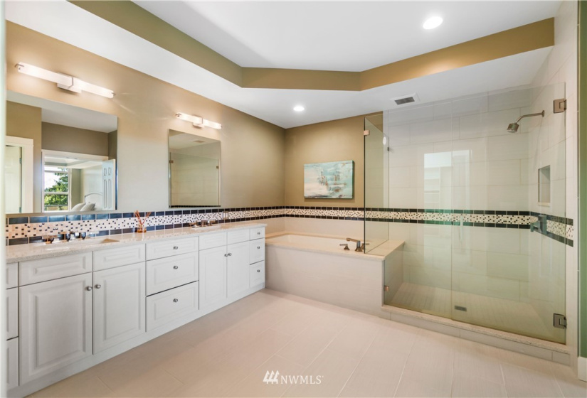 10047 Main, Bellevue, Washington 98004, 2 Bedrooms Bedrooms, ,2 BathroomsBathrooms,Residential,For Sale,Astoria By The Bay,Main,NWM1821984