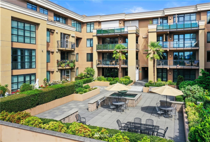 10047 Main, Bellevue, Washington 98004, 2 Bedrooms Bedrooms, ,2 BathroomsBathrooms,Residential,For Sale,Astoria By The Bay,Main,NWM1821984