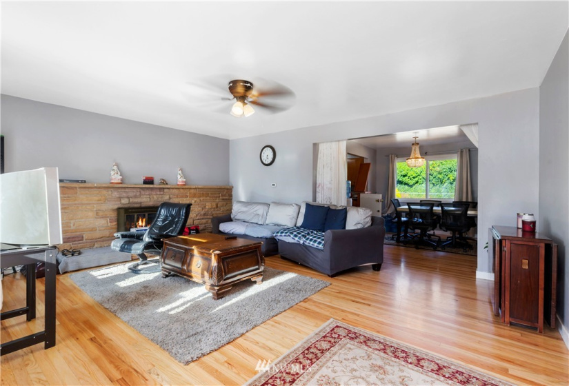 23436 28th, Des Moines, Washington 98198, 3 Bedrooms Bedrooms, ,1 BathroomBathrooms,Residential,For Sale,28th,NWM1823944