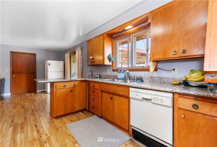 23436 28th, Des Moines, Washington 98198, 3 Bedrooms Bedrooms, ,1 BathroomBathrooms,Residential,For Sale,28th,NWM1823944