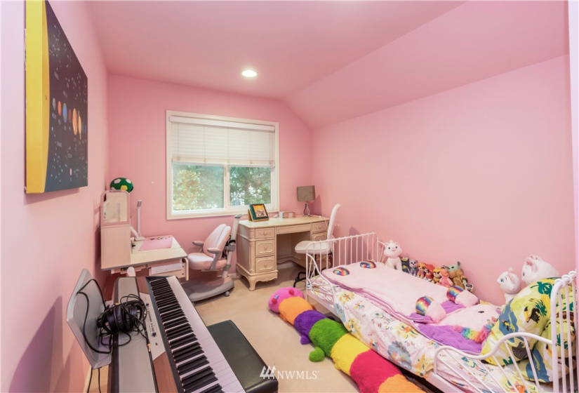 27309 8th, Sammamish, Washington 98075, 5 Bedrooms Bedrooms, ,2 BathroomsBathrooms,Residential,For Sale,8th,NWM1826591