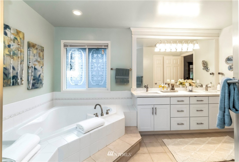 27309 8th, Sammamish, Washington 98075, 5 Bedrooms Bedrooms, ,2 BathroomsBathrooms,Residential,For Sale,8th,NWM1826591