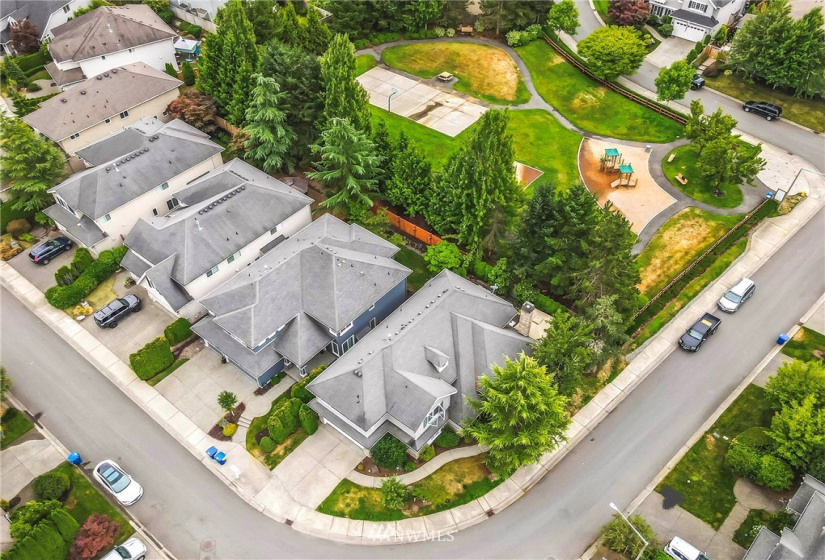 27309 8th, Sammamish, Washington 98075, 5 Bedrooms Bedrooms, ,2 BathroomsBathrooms,Residential,For Sale,8th,NWM1826591