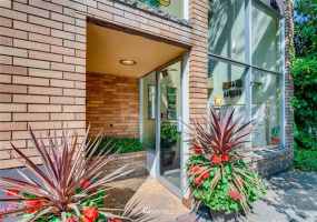 603 13th, Seattle, Washington 98102, 1 Bedroom Bedrooms, ,1 BathroomBathrooms,Residential,For Sale,Gleneagles,13th,NWM1824782