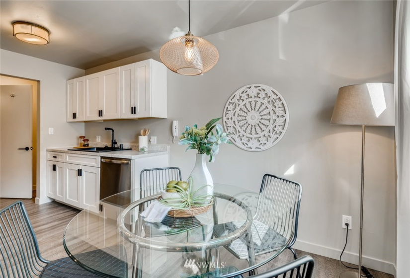 603 13th, Seattle, Washington 98102, 1 Bedroom Bedrooms, ,1 BathroomBathrooms,Residential,For Sale,Gleneagles,13th,NWM1824782