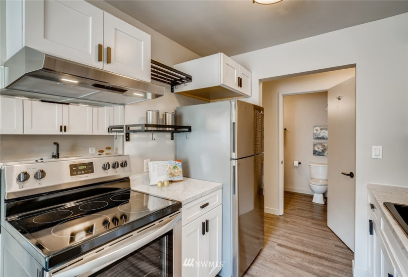 603 13th, Seattle, Washington 98102, 1 Bedroom Bedrooms, ,1 BathroomBathrooms,Residential,For Sale,Gleneagles,13th,NWM1824782