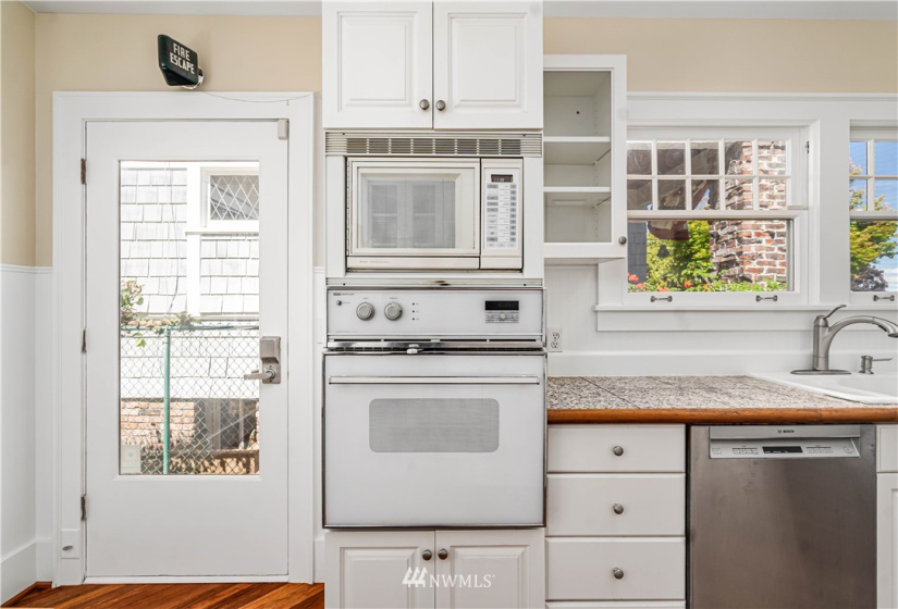 1012 G, Tacoma, Washington 98403, 3 Bedrooms Bedrooms, ,2 BathroomsBathrooms,Residential,For Sale,G,NWM1827260