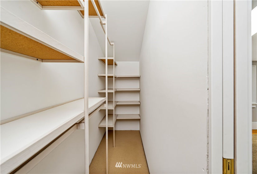 1012 G, Tacoma, Washington 98403, 3 Bedrooms Bedrooms, ,2 BathroomsBathrooms,Residential,For Sale,G,NWM1827260