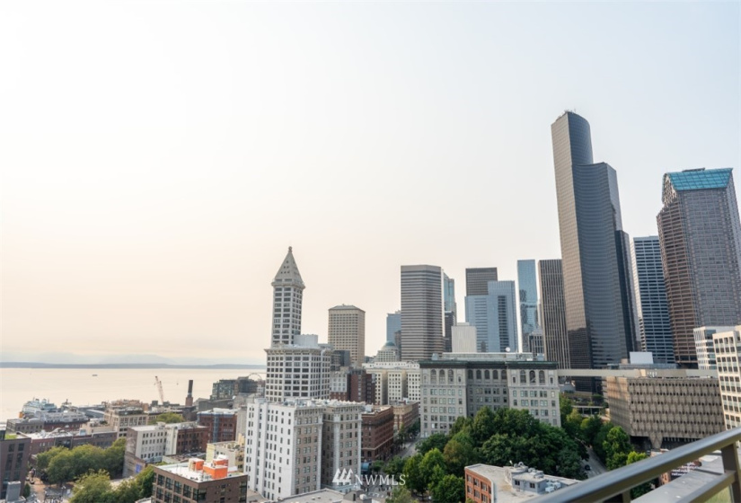 450 Main, Seattle, Washington 98104, 1 Bedroom Bedrooms, ,1 BathroomBathrooms,Residential Lease,For Rent,Main,NWM1827625