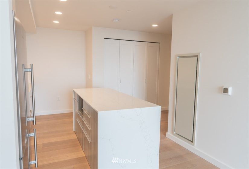 450 Main, Seattle, Washington 98104, 1 Bedroom Bedrooms, ,1 BathroomBathrooms,Residential Lease,For Rent,Main,NWM1827625