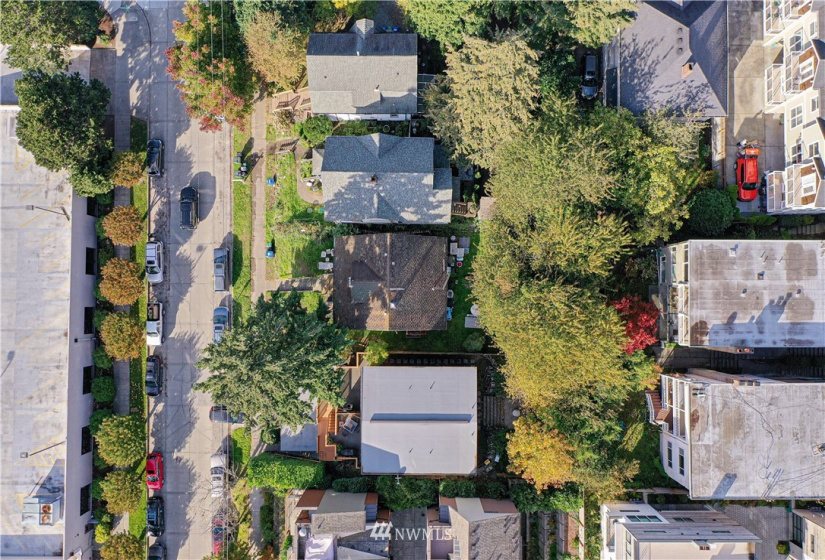 2052 14th, Seattle, Washington 98119, 3 Bedrooms Bedrooms, ,1 BathroomBathrooms,Residential,For Sale,14th,NWM1826435