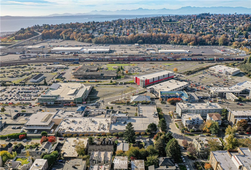 2052 14th, Seattle, Washington 98119, 3 Bedrooms Bedrooms, ,1 BathroomBathrooms,Residential,For Sale,14th,NWM1826435