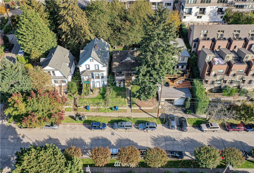2052 14th, Seattle, Washington 98119, 3 Bedrooms Bedrooms, ,1 BathroomBathrooms,Residential,For Sale,14th,NWM1826435