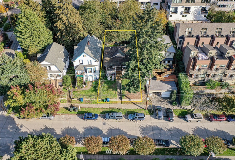 2052 14th, Seattle, Washington 98119, 3 Bedrooms Bedrooms, ,1 BathroomBathrooms,Residential,For Sale,14th,NWM1826435