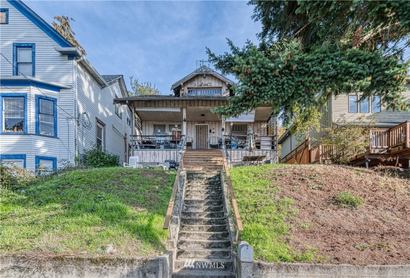 2052 14th, Seattle, Washington 98119, 3 Bedrooms Bedrooms, ,1 BathroomBathrooms,Residential,For Sale,14th,NWM1826435