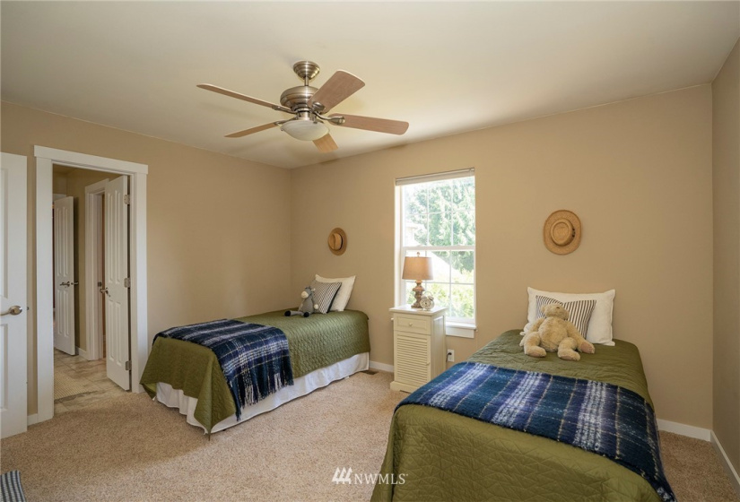 12075 Luna Vista, Olalla, Washington 98359, 4 Bedrooms Bedrooms, ,2 BathroomsBathrooms,Residential,For Sale,Luna Vista,NWM1827877