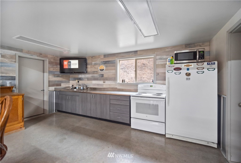 4031 Asotin Creek, Asotin, Washington 99402, ,Residential,For Sale,Asotin Creek,NWM1829072